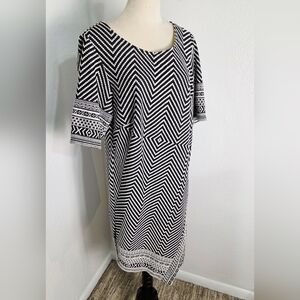 Signature by Robbie Bee Black & White Geometric Print Dress, Asymmetrical Hem 1X